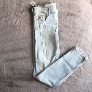 Hollister Super Skinny Jeans